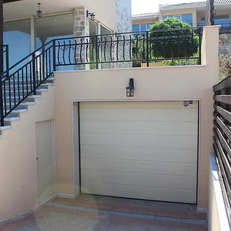 Coral Luxury Villas *