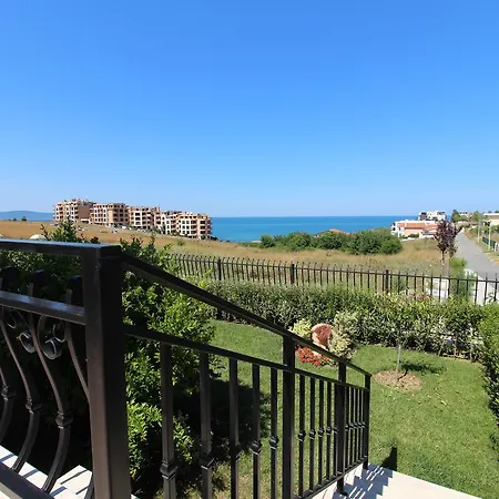 Луксозна вила Coral Luxury Villas