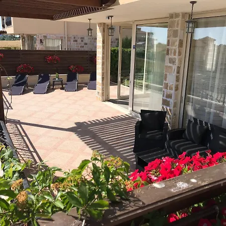 Луксозна вила Coral Luxury Villas