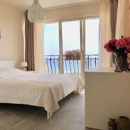 Coral Luxury Villas *