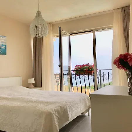 Луксозна вила Coral Luxury Villas Лозенец